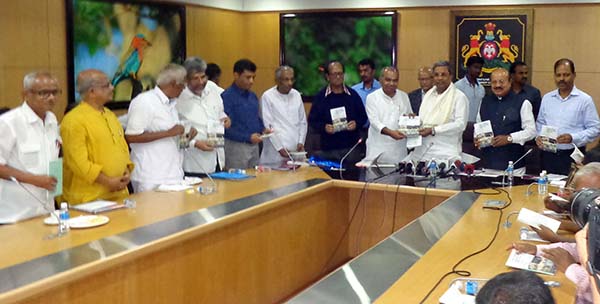 ‘ಜನಪ್ರತಿನಿಧಿಗಳು, ನೌಕರರ ಮಕ್ಕಳನ್ನು ಕಡ್ಡಾಯವಾಗಿ ಸರಕಾರಿ ಶಾಲೆಗೆ ಸೇರಿಸಲು ತಕ್ಷಣವೇ ಸುಗ್ರೀವಾಜ್ಞೆ ಹೊರಡಿಸಿ’