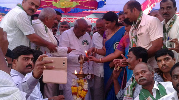 ರಾಷ್ಟ್ರೀಯ ಪಕ್ಷಗಳ ಆಡಳಿತದಿಂದ ದೇಶದ ಅಭಿವೃದ್ಧಿಗೆ ಮಾರಕ: ಎಚ್.ಡಿ. ದೇವೇಗೌಡ