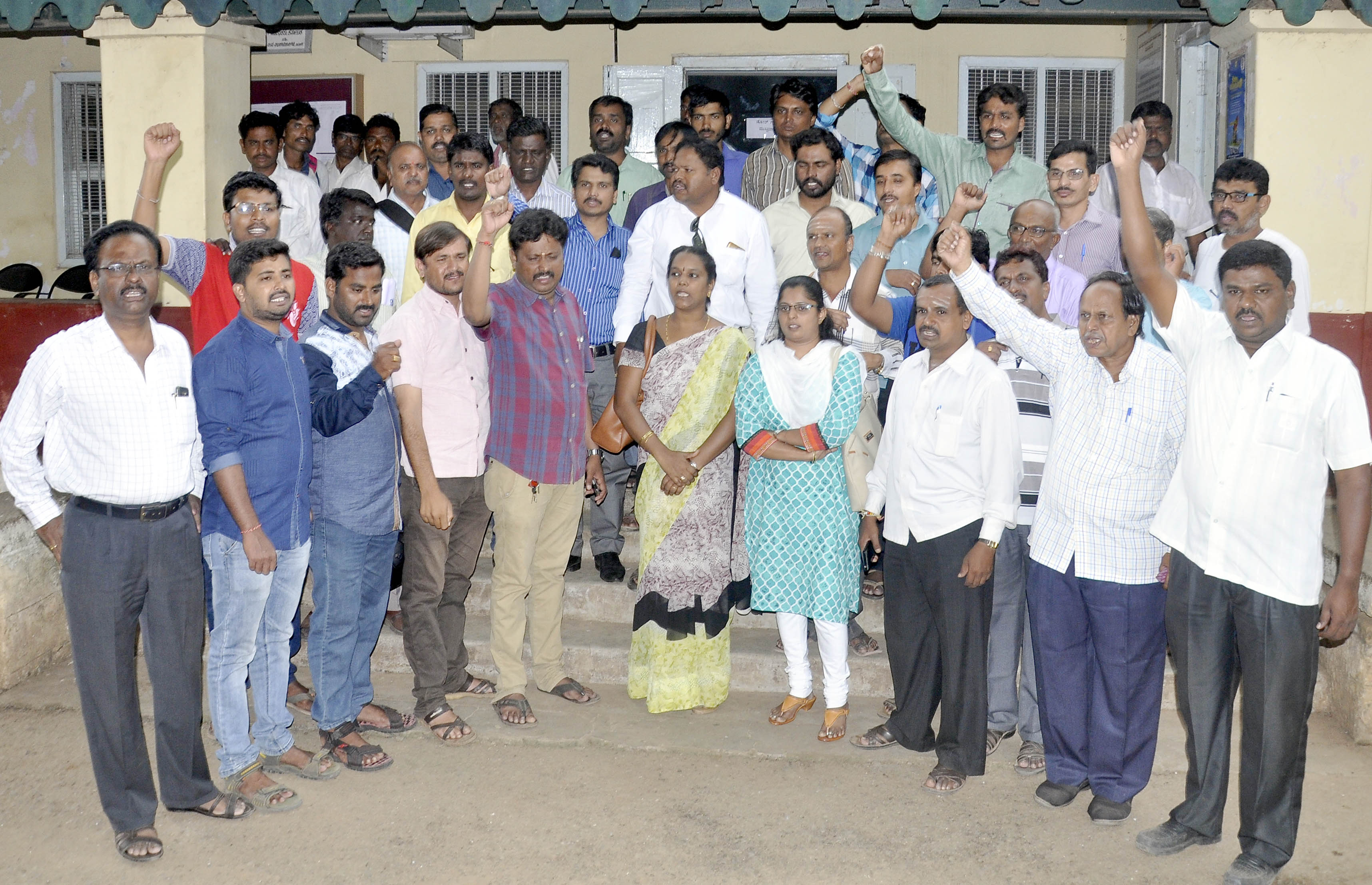 ದಾವಣಗೆರೆ: ಗೌರಿ ಲಂಕೇಶ್ ಹತ್ಯೆ ಖಂಡಿಸಿ ವಿವಿಧೆಡೆ ಪ್ರಗತಿಪರ ಸಂಘಟನೆಯಿಂದ ಪ್ರತಿಭಟನೆ