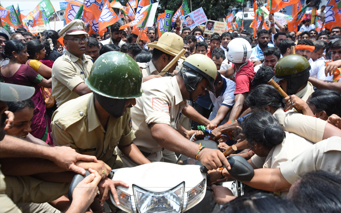 ​ಪೊಲೀಸರ ಕರ್ತವ್ಯಕ್ಕೆ ಅಡ್ಡಿ: ಬಿಜೆಪಿಯ 200 ಕಾರ್ಯಕರ್ತರ ವಿರುದ್ಧ ಪ್ರಕರಣ ದಾಖಲು