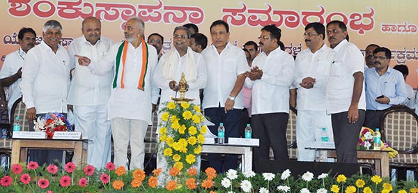 ಕಬ್ಬಿಗೆ ಕೇಂದ್ರಕ್ಕಿಂತ ಹೆಚ್ಚು ದರ ನಿಗದಿ: ಮುಖ್ಯಮಂತ್ರಿ ಸಿದ್ದರಾಮಯ್ಯ