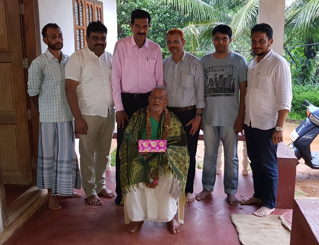 ಗಾಂಧೀಜಿ ಜೊತೆ ಪಾದಯಾತ್ರೆ ಮಾಡಿದ್ದ ಇಬ್ರಾಹಿಂ ಬೊಳ್ಳಾಡಿ ಅವರಿಗೆ ಎಂ.ಫ್ರೆಂಡ್ಸ್ ಸನ್ಮಾನ