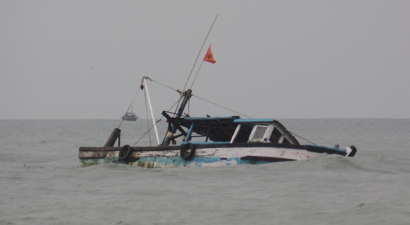 ಭಟ್ಕಳ: ಅರಬ್ಬಿ ಸಮುದ್ರದಲ್ಲಿ ಬೋಟ್ ಮುಳುಗಡೆ; ನಾಲ್ವರ ರಕ್ಷಣೆ