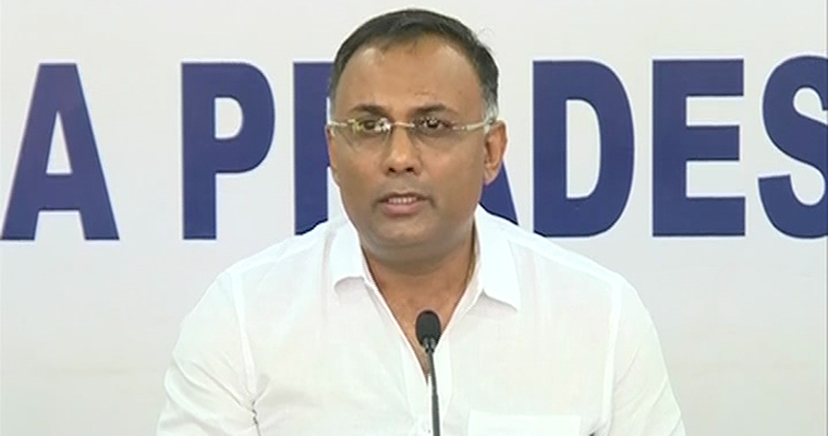 ವೇಣುಗೋಪಾಲ್ ವಿರುದ್ಧದ ಆರೋಪ ರಾಜಕೀಯ ಪ್ರೇರಿತ: ದಿನೇಶ್ ಗುಂಡೂರಾವ್