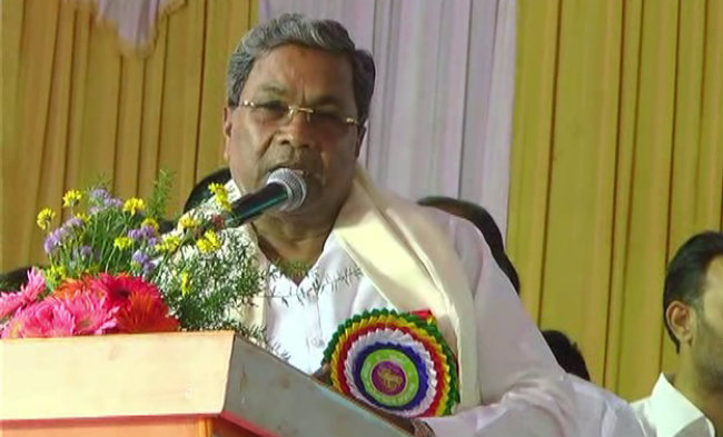 ಕನ್ನಡಕ್ಕೊಂದು ಬಾವುಟ ಇರಲೇಬೇಕು, ಇದರಿಂದ ರಾಷ್ಟ್ರಧ್ವಜದ ಮೇಲಿನ ಗೌರವ ಕಡಿಮೆ ಆಗದು: ಸಿಎಂ ಸಿದ್ದರಾಮಯ್ಯ