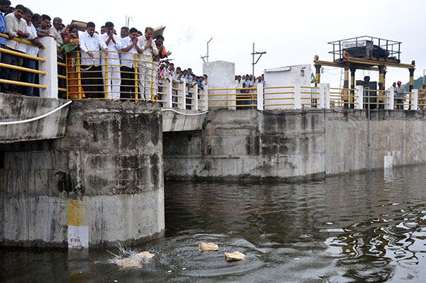ಉತ್ತಮ ಮಳೆಯಿಂದ ಈ ವರ್ಷ ರೈತಾಪಿ ವರ್ಗದವರಿಗೆ ಹರ್ಷದಾಯಕವಾಗಿದೆ : ಸಂಸದ ಧ್ರುವನಾರಾಯಣ್