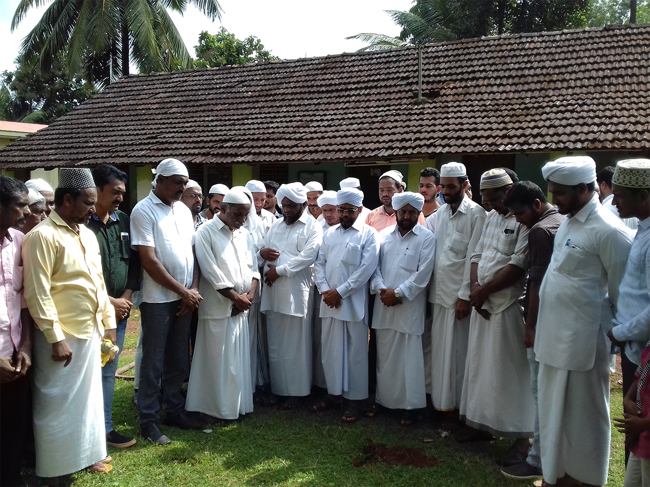 ಕೊಲ್ಲರಕೋಡಿ: ನೂತನ  ಮದರಸ ಕಟ್ಟಡ ನಿರ್ಮಾಣಕ್ಕೆ ಶಿಲಾನ್ಯಾಸ