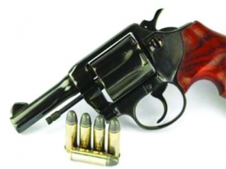 ಶಸ್ತ್ರಾಸ್ತ್ರ ಅನುಮತಿ ಪ್ರಕರಣ: ಬಿಎಸ್‌ಎಫ್ ಅಧಿಕಾರಿ ವಿರುದ್ಧ ಪ್ರಕರಣ ದಾಖಲು