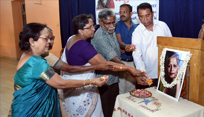 ಅಭಿವ್ಯಕ್ತಿ ಸ್ವಾತಂತ್ರಕ್ಕೆ ಸಂಯಮದ ಸಂಕೋಲೆ ಸಹಜತೆಯ ಅತಿರೇಕ: ಶಿವಸುಂದರ್