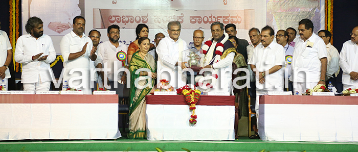 ಗ್ರಾಮಾಭಿವೃದ್ಧಿಯಲ್ಲಿ ಧರ್ಮಸ್ಥಳದ ಕೊಡುಗೆ ಅಪಾರ: ಸಿಎಂ ಸಿದ್ದರಾಮಯ್ಯ