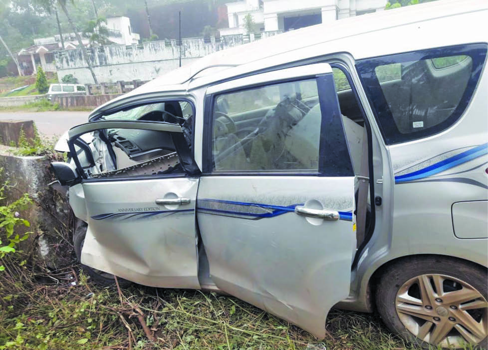 ರಸ್ತೆ ಅಪಘಾತ: ಯುವಕ ಸ್ಥಳದಲ್ಲೇ ಮೃತ್ಯು