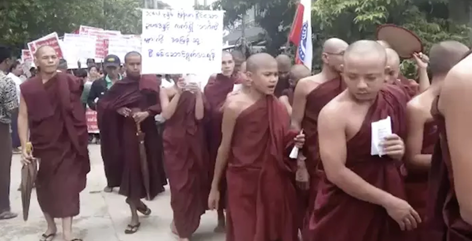 ರೊಹಿಂಗ್ಯಾರನ್ನು ಹಿಂದಕ್ಕೆ ಕರೆಸಿಕೊಳ್ಳಬಾರದೆಂದು ಒತ್ತಾಯಿಸಿ ಬೌದ್ಧರ ಧರಣಿ