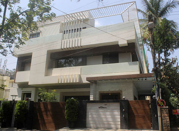 ಮಾಲಿನ್ಯ ನಿಯಂತ್ರಣ ಮಂಡಳಿ ಅಧ್ಯಕ್ಷ ಲಕ್ಷ್ಮಣ್ ಮನೆ ಮೇಲೆ ಐಟಿ ದಾಳಿ