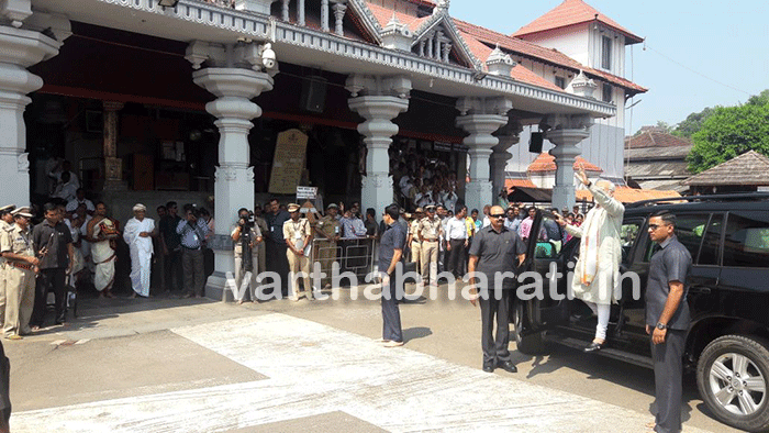 ಧರ್ಮಸ್ಥಳ ತಲುಪಿದ ಪ್ರಧಾನಿಗೆ ಅದ್ದೂರಿ ಸ್ವಾಗತ