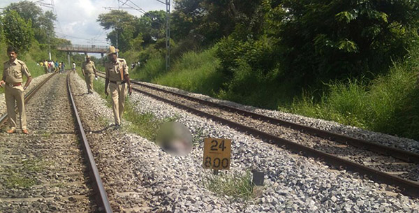 ಸೆಲ್ಫಿ ತೆಗೆಯಲು ಹೋಗಿ ರೈಲಿನಡಿಗೆ ಬಿದ್ದು ಮೂವರು ಮೃತ್ಯು