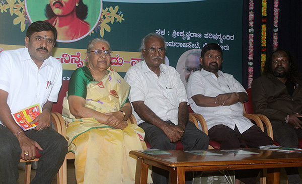 ವಿವಿಗಳಲ್ಲಿ ಪ್ರಾಚೀನ ಕನ್ನಡ ಕಾವ್ಯಗಳ ಗಮಕ ವಾಚಿಸಲಿ: ಸಿದ್ದಲಿಂಗಯ್ಯ