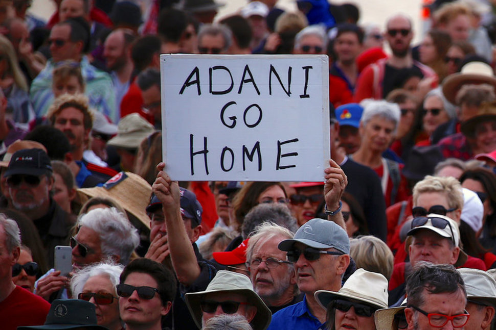 ಅದಾನಿ ಸಂಸ್ಥೆಯ ಗಣಿಗಾರಿಕೆ ಯೋಜನೆ ವಿರುದ್ಧ ಆಸ್ಟ್ರೇಲಿಯದಾದ್ಯಂತ ಭಾರೀ ಪ್ರತಿಭಟನೆ