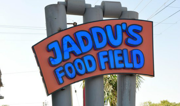 ರವೀಂದ್ರ ಜಡೇಜ ರೆಸ್ಟೋರೆಂಟ್ ಮೇಲೆ ದಾಳಿ ನಡೆಸಿದ ಆರೋಗ್ಯಾಧಿಕಾರಿಗಳಿಗೆ ಸಿಕ್ಕಿದ್ದೇನು ಗೊತ್ತೇ?