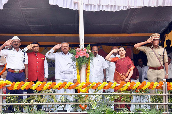 ಚಿಕ್ಕಬಳ್ಳಾಪುರ:  ಕನ್ನಡ ರಾಜ್ಯೋತ್ಸವ ಆಚರಣೆ