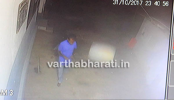 ಮಸೀದಿಗೆ ನುಗ್ಗಿ ಕಾಣಿಕೆ ಡಬ್ಬ ಕದ್ದೊಯ್ದ ಕಳ್ಳ