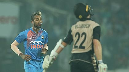 ನೆಹ್ರಾಗೆ ಗೆಲುವಿನ ಉಡುಗೊರೆ ನೀಡಿದ ಭಾರತ