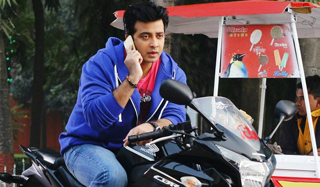 ಚಿತ್ರ ನಟನಿಂದ 40 ಲಕ್ಷ ರೂ. ಪರಿಹಾರ ಕೇಳಿದ ರಿಕ್ಷಾ ಚಾಲಕ!