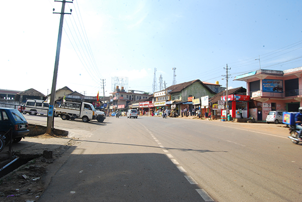 ಸುಂಟಿಕೊಪ್ಪ: ಬಂದ್‍ಗೆ ಕರೆಗೆ ಮಿಶ್ರ ಪ್ರತಿಕ್ರಿಯೆ