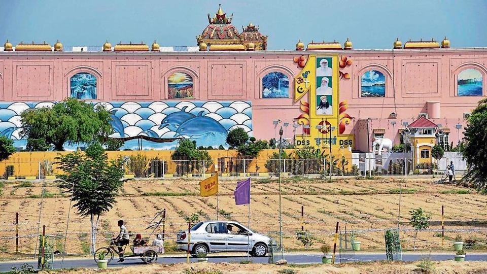 ಡೇರಾ ಸೌಧದ 17 ಕೇಂದ್ರಗಳನ್ನೂ ನಿಯಂತ್ರಿಸುತ್ತಿದ್ದ ಗುರ್ಮೀತ್: ನ್ಯಾಯಾಲಯಕ್ಕೆ ವರದಿ ಸಲ್ಲಿಕೆ