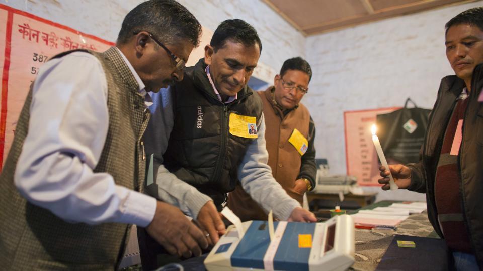 ಹಿಮಾಚಲ ಪ್ರದೇಶ ಚುನಾವಣೆ: 129 ಬೂತ್‌ಗಳಲ್ಲಿ ಕೈಕೊಟ್ಟ ವೋಟಿಂಗ್ ಮೆಷಿನ್