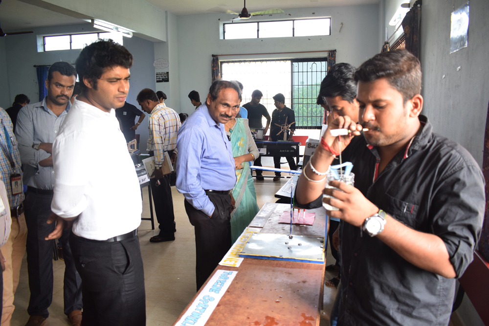 ಸೈನ್ಸ್‌ ಆ್ಯಂಡ್ ಫನ್ ಶೈಕ್ಷಣಿಕ ವಿಜ್ಞಾನಯಂತ್ರ ಪ್ರದರ್ಶನ