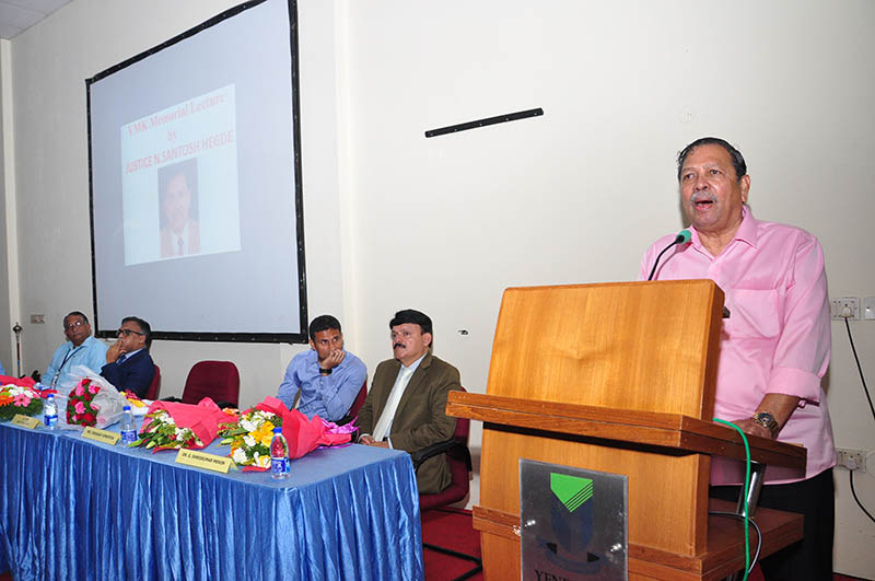 ಭಾರತದಲ್ಲಿ ಪ್ರಜಾ ಪ್ರಭುತ್ವ ವ್ಯವಸ್ಥೆ ದುರ್ಬಲಗೊಳ್ಳುತ್ತಿದೆ -ನ್ಯಾ. ಸಂತೋಷ್ ಹೆಗ್ಡೆ