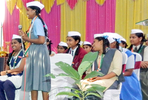 ಬಹುಮಾಧ್ಯಮ ಬಳಸಿಕೊಳ್ಳುವಾಗ ಎಚ್ಚರಿಕೆ ಬೇಕು:ಲೋಲಾಕ್ಷಿ