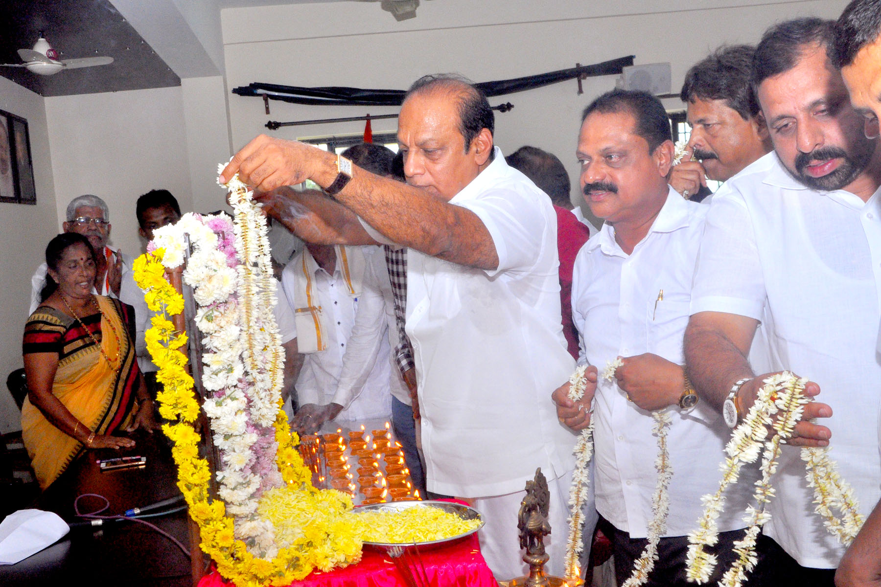 ಕಾಪುವಿನಲ್ಲಿ ಇಂದಿರಮ್ಮ-100