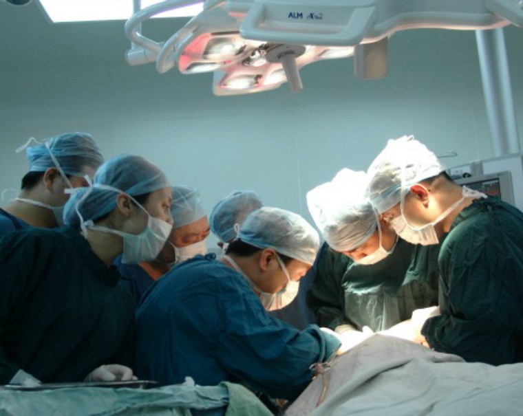 ಕಿಡ್ನಿ, ಹೃದಯದ ಬಳಿಕ ನಡೆದಿದೆ ಯಶಸ್ವಿ ತಲೆಯ ಕಸಿ  !