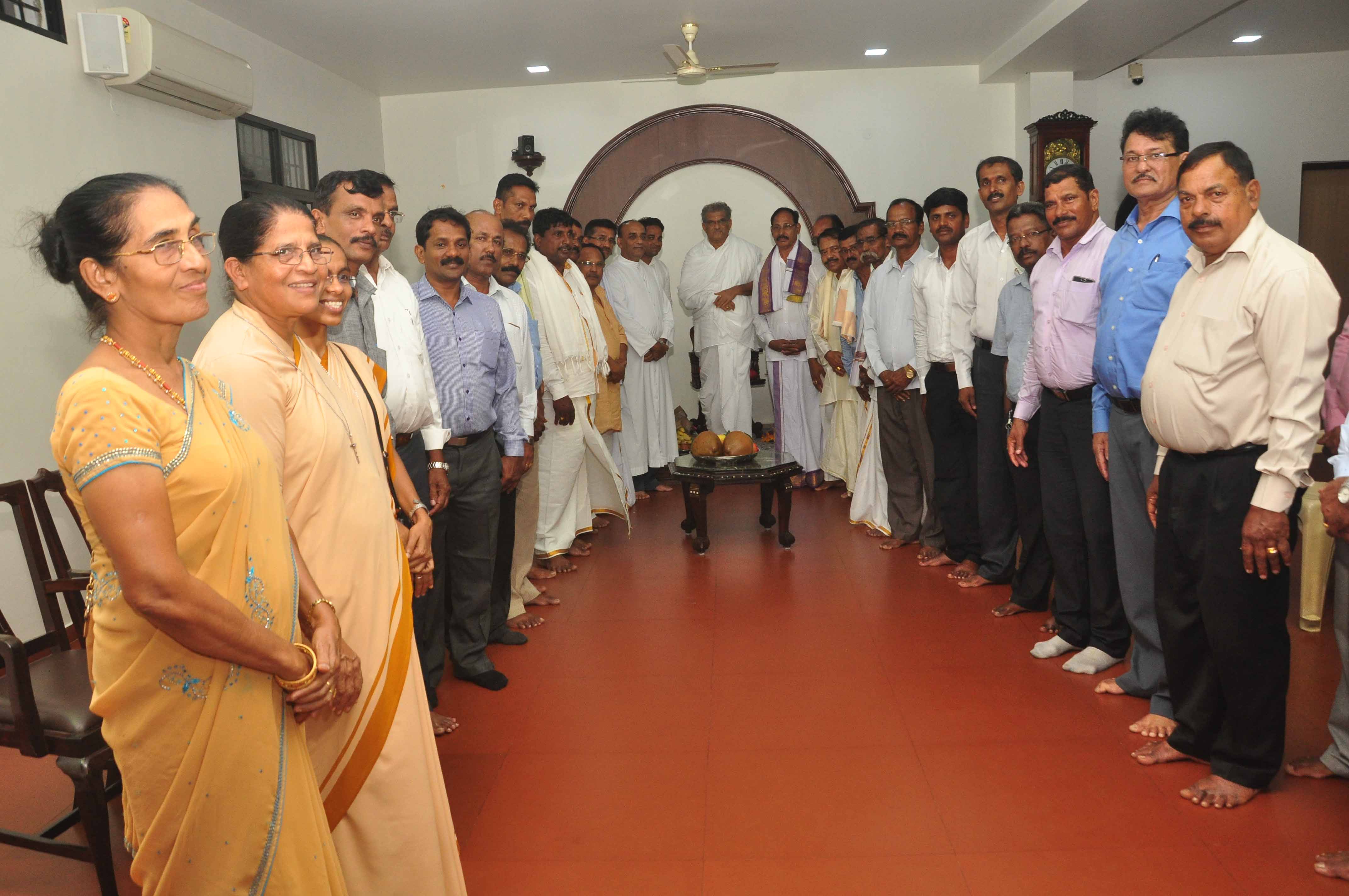 ಉಳ್ಳಾಲ: ಪೊಸಕುರಲ್ ಬಳಗದ ವತಿಯಿಂದ ಡಾ. ಡಿ.ವೀರೆಂದ್ರ ಹೆಗ್ಗಡೆ ಅವರಿಗೆ ಸನ್ಮಾನ