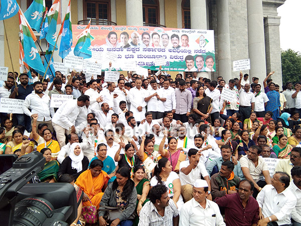 ಬಿಜೆಪಿ ಎಂದರೆ ಭಾರತೀಯ ಭ್ರಷ್ಟ ಜನರ ಪಾರ್ಟಿ: ಉಗ್ರಪ್ಪ ಟೀಕೆ