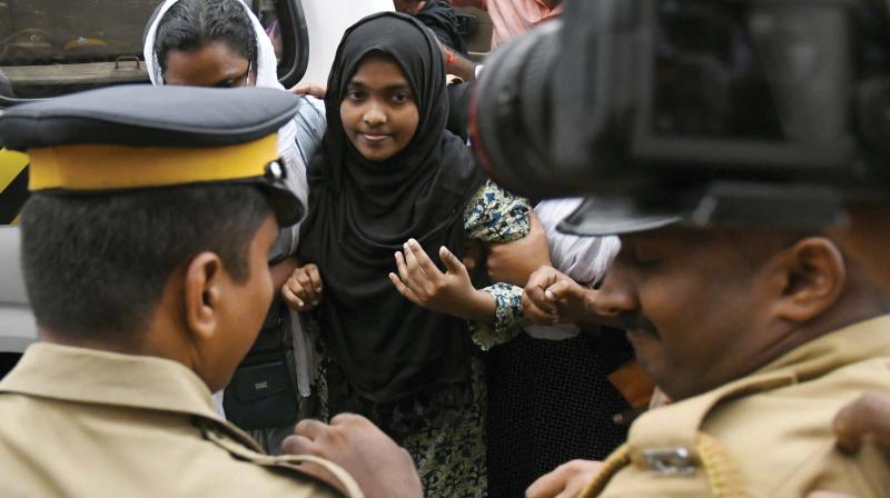 ಅಕ್ರಮ ಬಂಧನದಲ್ಲಿದ್ದ ನನಗೆ ಸ್ವಾತಂತ್ರ್ಯ ಬೇಕು, ಪತಿಯನ್ನು ಭೇಟಿಯಾಗಬೇಕು