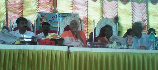 ಕನಕ ದಾಸರು ತುಳಿತಕ್ಕೊಳಗಾದವರ ಪರ ಧ್ವನಿ ಎತ್ತಿದವರು: ಶಿವಾನಂದಪುರಿ ಮಹಾಸ್ವಾಮಿ