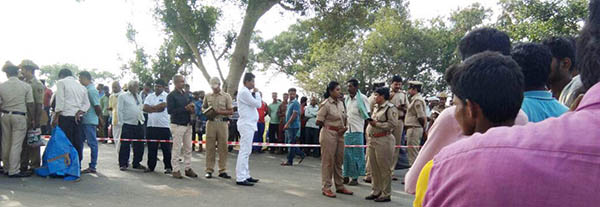 ಮದ್ದೂರು: ಮಾರಕಾಸ್ತ್ರಗಳಿಂದ ಹಲ್ಲೆ ನಡೆಸಿ ಯುವಕನ  ಹತ್ಯೆ