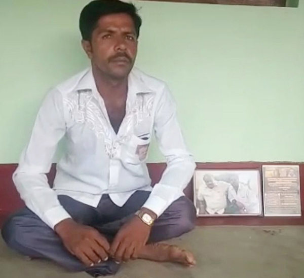 ಮದುವೆಗೆ ಕುಮಾರಸ್ವಾಮಿ ಆಗಮಿಸುವಂತೆ ಧರಣಿ ಸತ್ಯಾಗ್ರಹಕ್ಕೆ ಕುಳಿತ ವರ!