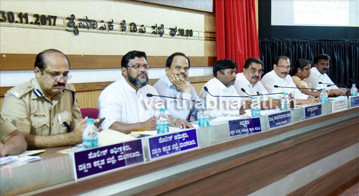 ತಾಲೂಕಿಗೊಂಡು ಮರಳು ಸಂಗ್ರಹ ಕೇಂದ್ರ: ಡಿಸಿ