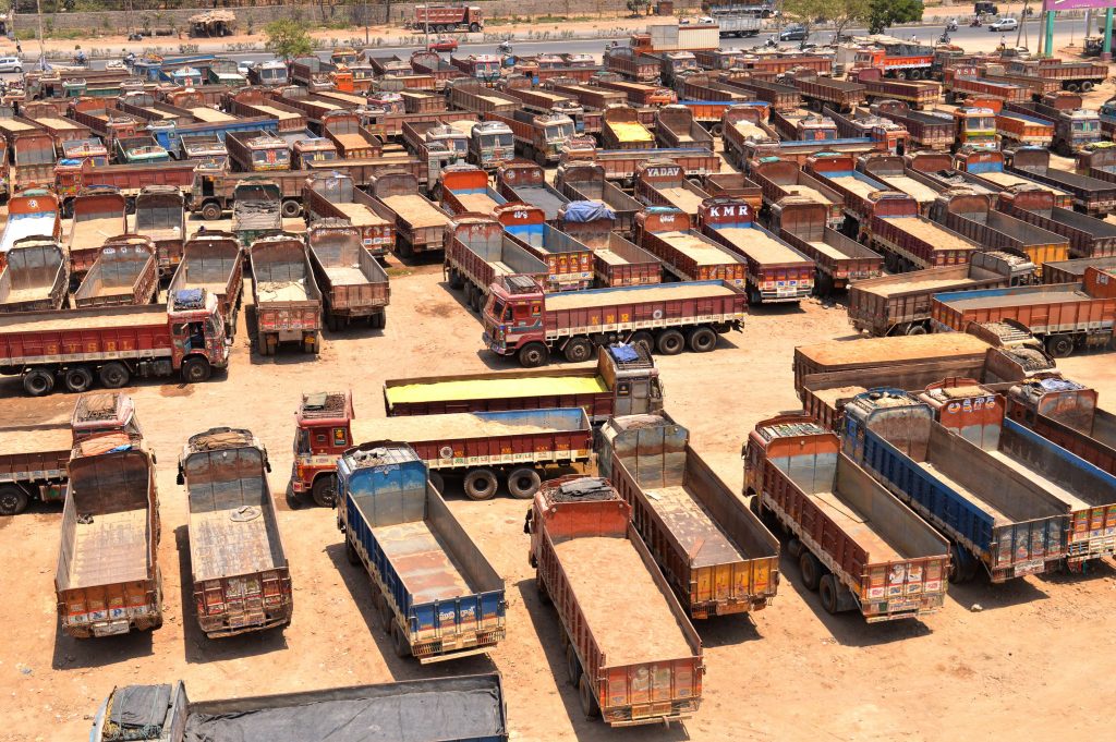 ಲಾರಿ ಮಾಲಕರ ಮುಷ್ಕರ ಮುಂದೂಡಿಕೆ