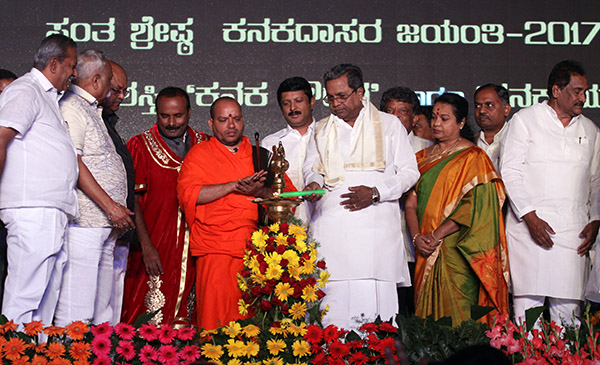 ಸಮ ಸಮಾಜಕ್ಕಾಗಿ ಸಾಮಾಜಿಕ ಬದಲಾವಣೆ ಅಗತ್ಯ: ಸಿಎಂ ಸಿದ್ದರಾಮಯ್ಯ