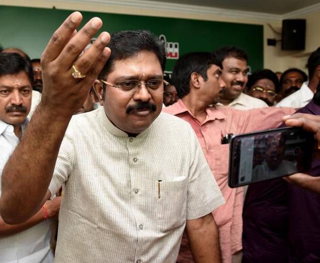 ಎಐಎಡಿಎಂಕೆಯಲ್ಲಿ ಮುಂದುವರಿದ ಚಿಹ್ನೆ ಸಮರ: ಚುನಾವಣಾ ಆಯೋಗದ ನಿರ್ಧಾರಕ್ಕೆ ಶಶಿಕಲಾ ಬಣ ವಿರೋಧ