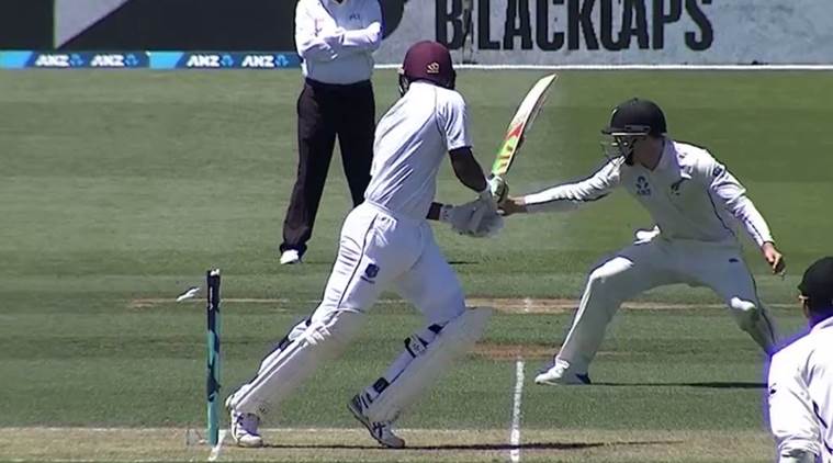 ಚೊಚ್ಚಲ ಪಂದ್ಯದಲ್ಲೇ ಹಿಟ್‌ವಿಕೆಟ್ ಆದ ಮೊದಲ ಕ್ರಿಕೆಟಿಗ ಸುನೀಲ್ ಅಂಬ್ರಿಸ್