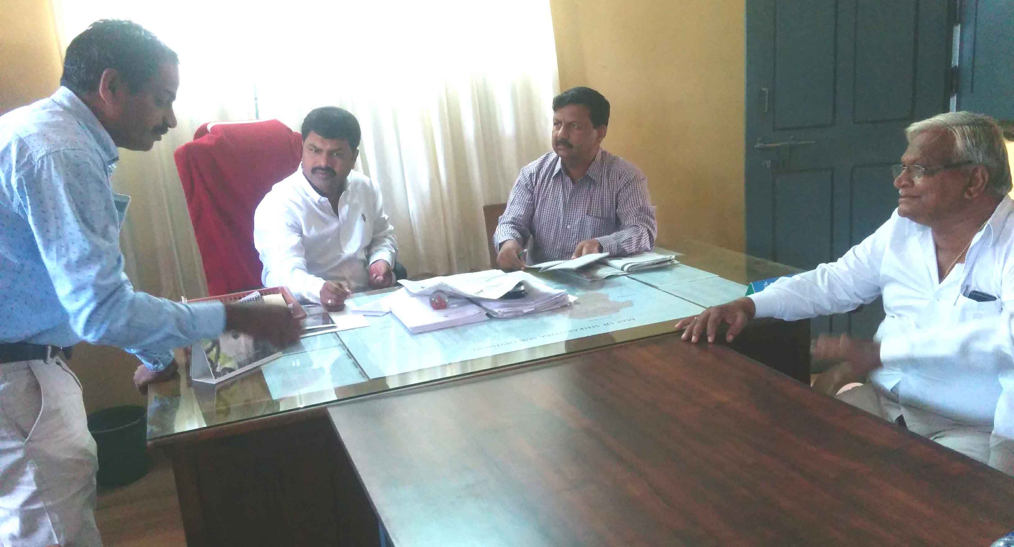 ಶಿಕಾರಿಪುರ : ಅರಣ್ಯ ಇಲಾಖೆಯ ಹಿರಿಯ ಅಧಿಕಾರಿಗಳ ಸಭೆ