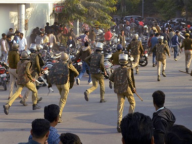 ಆರೋಪಿಯನ್ನು ಬೆಂಬಲಿಸಿದ 100ಕ್ಕೂ ಅಧಿಕ ಮಂದಿಯ ಬಂಧನ