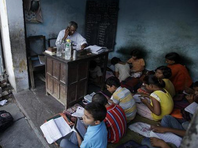 ಉನ್ನತ ಜಾತಿಯ ಬಡವರಿಗೂ ಮೀಸಲಾತಿ ಪರಿಗಣಿಸಿ: ನ್ಯಾಯಾಲಯ