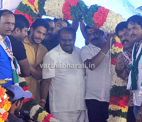 ನಿಖಿಲ್ ರಾಜಕೀಯ ಪ್ರವೇಶ ಇಲ್ಲ: ಕುಮಾರಸ್ವಾಮಿ