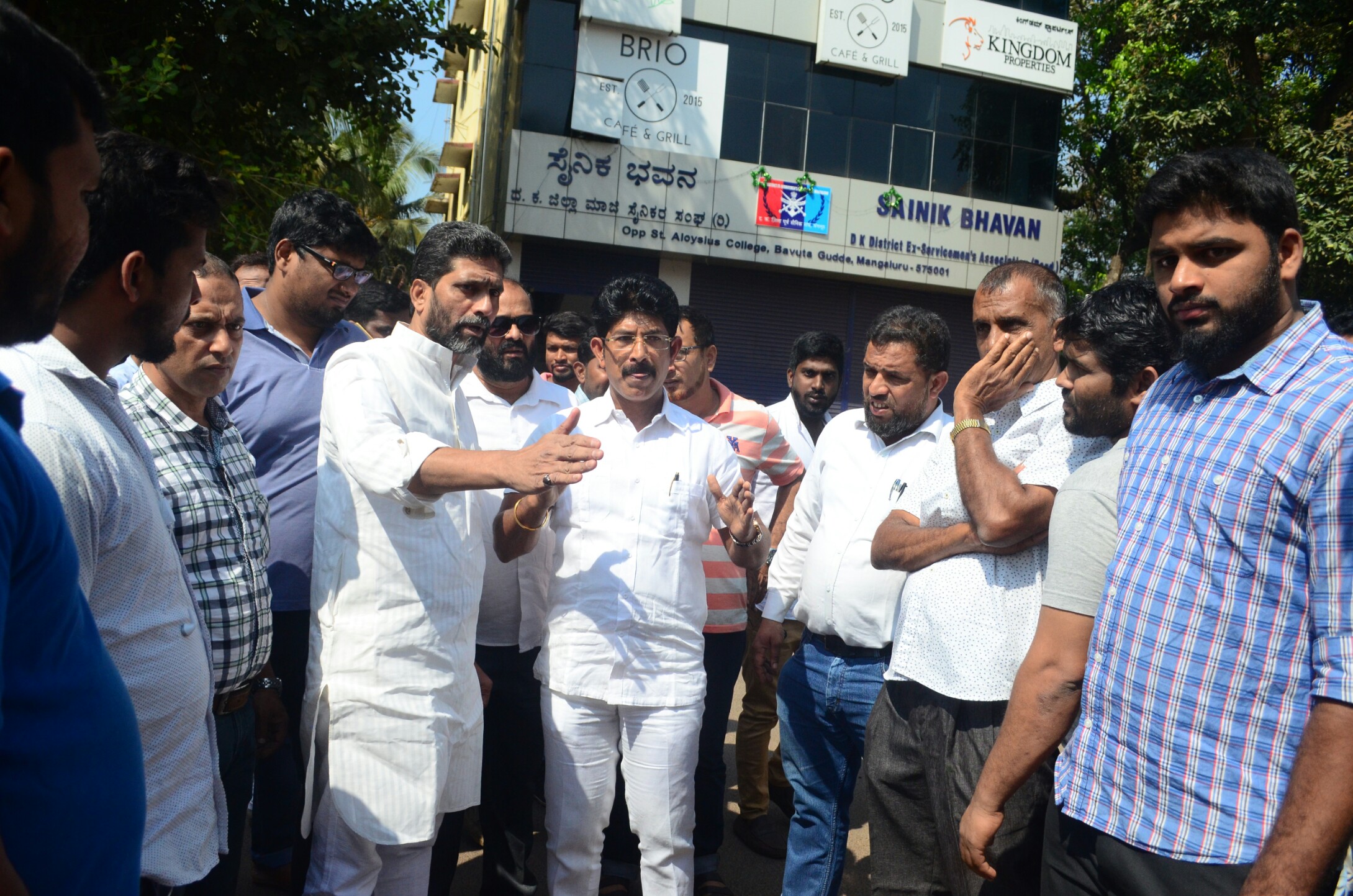 ಈದ್ಗಾ ನಮಾಝ್ ಸ್ಥಳವನ್ನು ಖಾಸಗಿ ವಸತಿಗೃಹದ ರಸ್ತೆಗೆ ಬಳಸಲು ಯತ್ನ